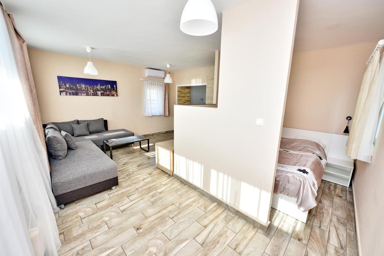 Panorama City Apartman Pecs Bagian luar foto